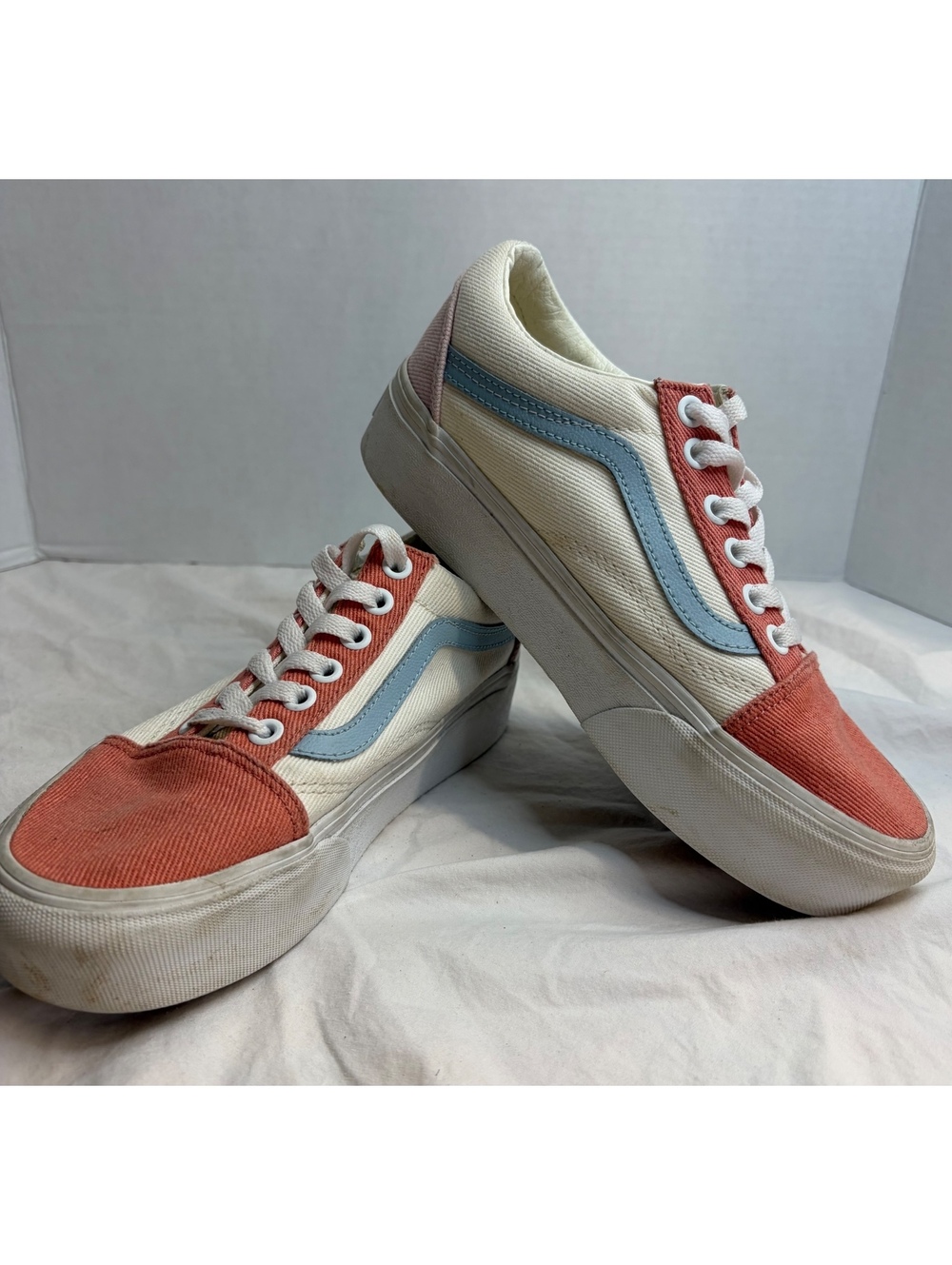 Vans Old Skool Women’s 6 Men’s 4.5 Peach Cream Blue Low Top Sneakers